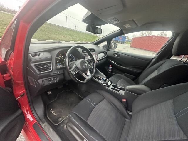 Червоний Ніссан Ліф, об'ємом двигуна 0 л та пробігом 128 тис. км за 12999 $, фото 5 на Automoto.ua