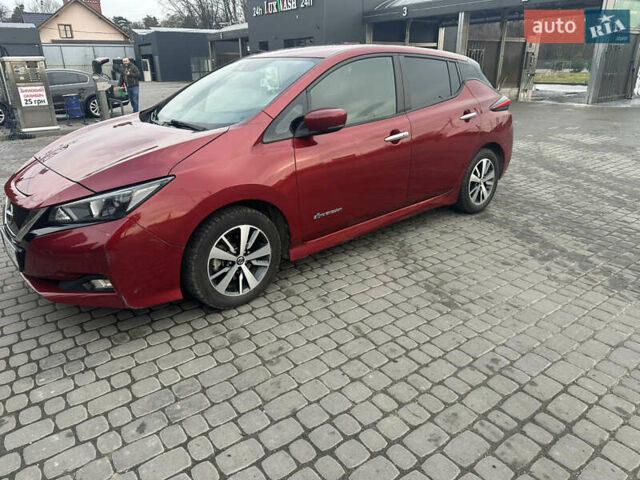 Красный Ниссан Лиф, объемом двигателя 0 л и пробегом 95 тыс. км за 11700 $, фото 26 на Automoto.ua