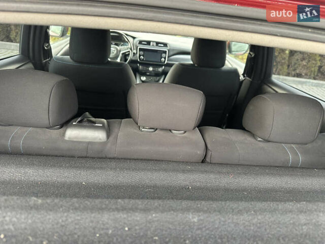 Красный Ниссан Лиф, объемом двигателя 0 л и пробегом 95 тыс. км за 11700 $, фото 15 на Automoto.ua