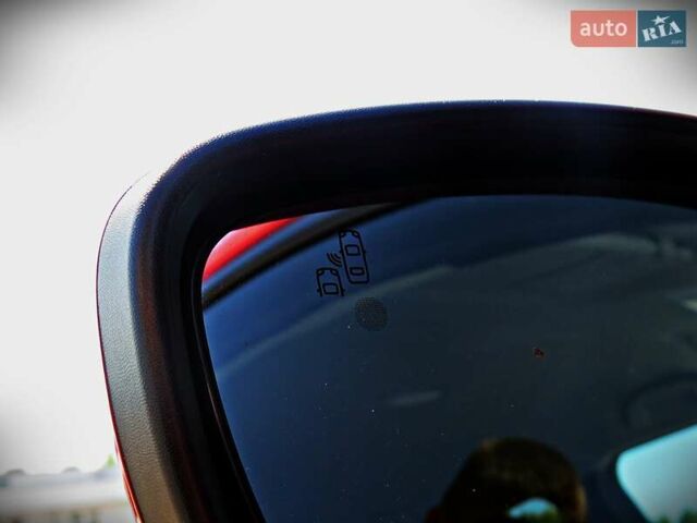 Красный Ниссан Лиф, объемом двигателя 0 л и пробегом 93 тыс. км за 15300 $, фото 6 на Automoto.ua