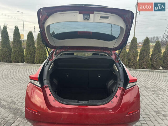 Красный Ниссан Лиф, объемом двигателя 0 л и пробегом 95 тыс. км за 11700 $, фото 14 на Automoto.ua