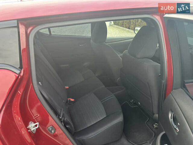 Красный Ниссан Лиф, объемом двигателя 0 л и пробегом 95 тыс. км за 11700 $, фото 13 на Automoto.ua