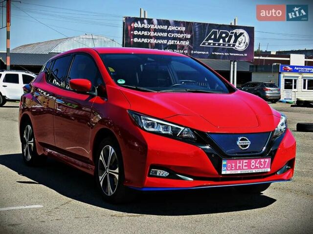 Красный Ниссан Лиф, объемом двигателя 0 л и пробегом 93 тыс. км за 15300 $, фото 1 на Automoto.ua