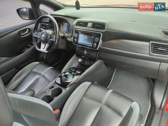 Червоний Ніссан Ліф, об'ємом двигуна 0 л та пробігом 210 тис. км за 12000 $, фото 16 на Automoto.ua