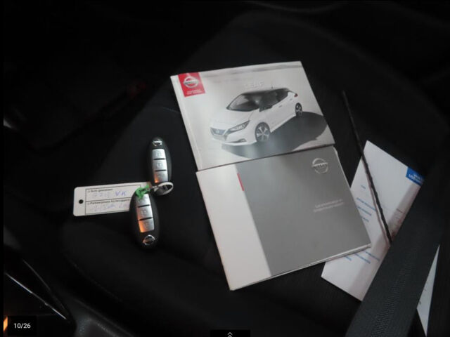 Красный Ниссан Лиф, объемом двигателя 0 л и пробегом 100 тыс. км за 14500 $, фото 7 на Automoto.ua