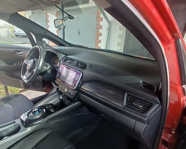Ниссан Лиф 2019 в Тернополе на Automoto.ua Красный Ниссан Лиф, объемом двигателя 0 л и пробегом 29 тыс. км за 20100 $, фото 12 на Automoto.ua