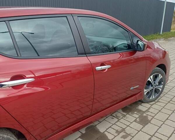 Ниссан Лиф 2019 в Тернополе на Automoto.ua Красный Ниссан Лиф, объемом двигателя 0 л и пробегом 29 тыс. км за 20100 $, фото 3 на Automoto.ua