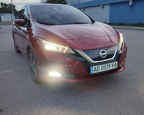 Червоний Ніссан Ліф, об'ємом двигуна 0 л та пробігом 210 тис. км за 12000 $, фото 7 на Automoto.ua