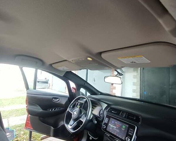 Ниссан Лиф 2019 в Тернополе на Automoto.ua Красный Ниссан Лиф, объемом двигателя 0 л и пробегом 29 тыс. км за 20100 $, фото 10 на Automoto.ua