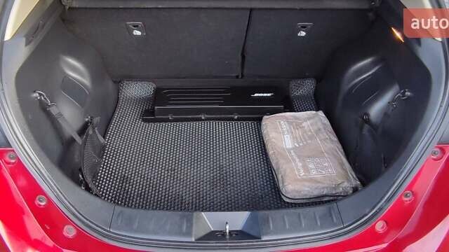 Червоний Ніссан Ліф, об'ємом двигуна 0 л та пробігом 210 тис. км за 12000 $, фото 24 на Automoto.ua