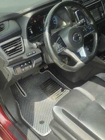 Червоний Ніссан Ліф, об'ємом двигуна 0 л та пробігом 210 тис. км за 12000 $, фото 17 на Automoto.ua