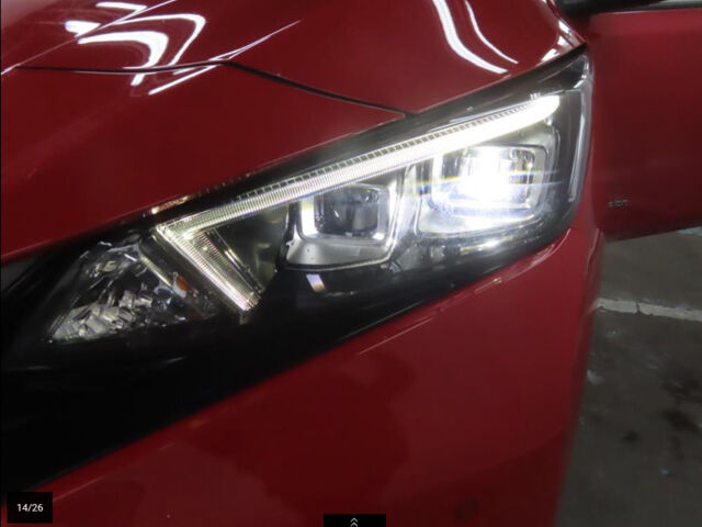 Красный Ниссан Лиф, объемом двигателя 0 л и пробегом 100 тыс. км за 14500 $, фото 9 на Automoto.ua