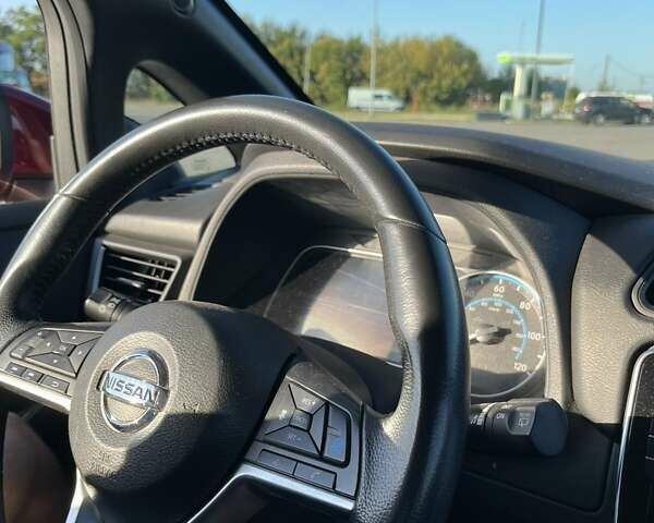 Красный Ниссан Лиф, объемом двигателя 0 л и пробегом 100 тыс. км за 12500 $, фото 10 на Automoto.ua