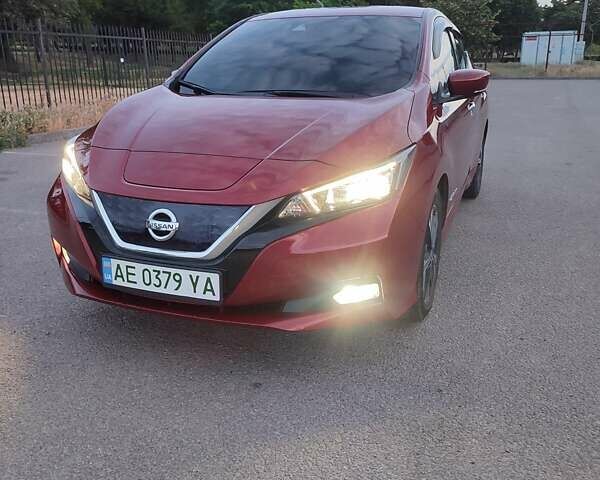 Червоний Ніссан Ліф, об'ємом двигуна 0 л та пробігом 210 тис. км за 12000 $, фото 11 на Automoto.ua