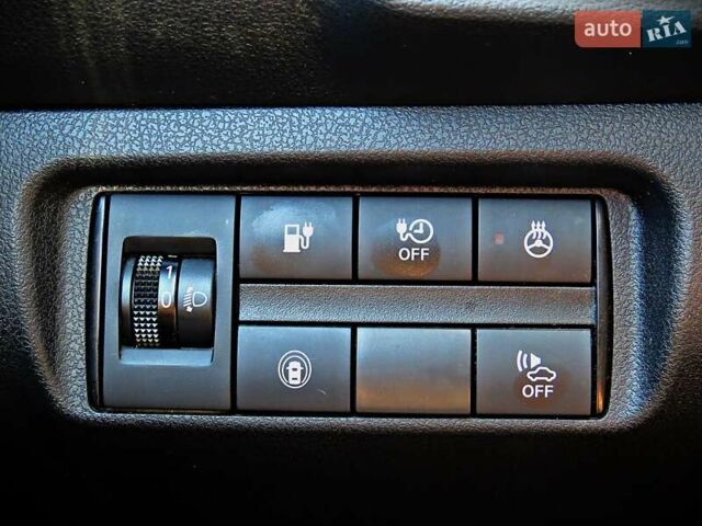 Красный Ниссан Лиф, объемом двигателя 0 л и пробегом 93 тыс. км за 15300 $, фото 10 на Automoto.ua