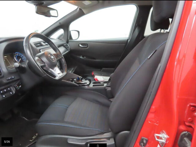 Красный Ниссан Лиф, объемом двигателя 0 л и пробегом 100 тыс. км за 14500 $, фото 3 на Automoto.ua