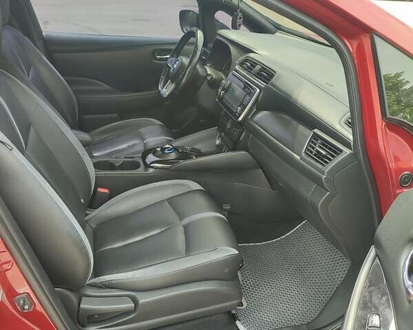 Червоний Ніссан Ліф, об'ємом двигуна 0 л та пробігом 210 тис. км за 12000 $, фото 15 на Automoto.ua