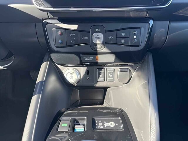 Червоний Ніссан Ліф, об'ємом двигуна 0 л та пробігом 47 тис. км за 9800 $, фото 12 на Automoto.ua