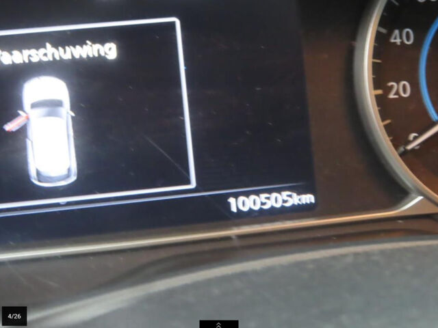 Красный Ниссан Лиф, объемом двигателя 0 л и пробегом 100 тыс. км за 14500 $, фото 10 на Automoto.ua