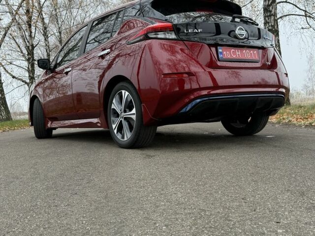 Красный Ниссан Лиф, объемом двигателя 4 л и пробегом 29 тыс. км за 12300 $, фото 9 на Automoto.ua