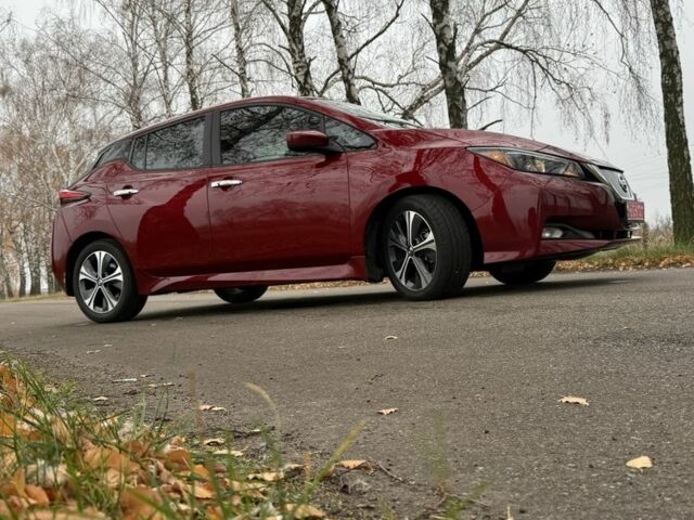 Красный Ниссан Лиф, объемом двигателя 4 л и пробегом 29 тыс. км за 12300 $, фото 22 на Automoto.ua