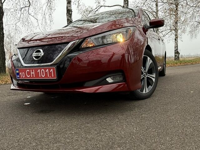 Красный Ниссан Лиф, объемом двигателя 4 л и пробегом 29 тыс. км за 12300 $, фото 7 на Automoto.ua