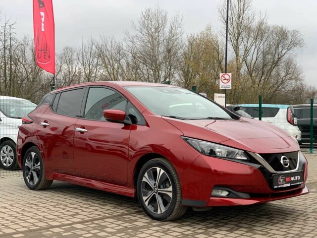 Красный Ниссан Лиф, объемом двигателя 0 л и пробегом 81 тыс. км за 14199 $, фото 2 на Automoto.ua