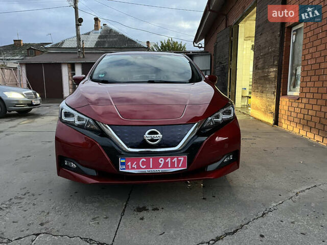 Красный Ниссан Лиф, объемом двигателя 0 л и пробегом 63 тыс. км за 14150 $, фото 1 на Automoto.ua