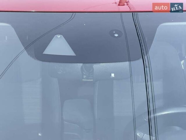 Красный Ниссан Лиф, объемом двигателя 0 л и пробегом 100 тыс. км за 12300 $, фото 15 на Automoto.ua