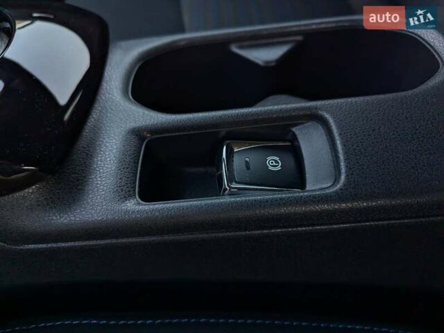 Красный Ниссан Лиф, объемом двигателя 0 л и пробегом 70 тыс. км за 16300 $, фото 17 на Automoto.ua