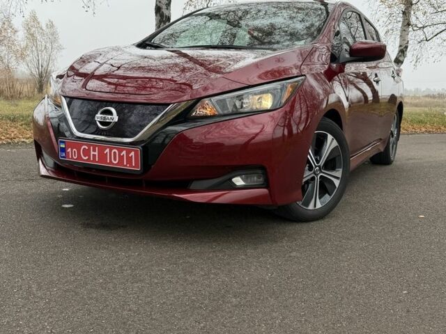 Красный Ниссан Лиф, объемом двигателя 4 л и пробегом 29 тыс. км за 12300 $, фото 4 на Automoto.ua