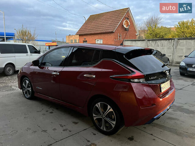 Красный Ниссан Лиф, объемом двигателя 0 л и пробегом 63 тыс. км за 14150 $, фото 8 на Automoto.ua