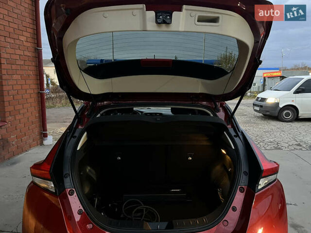 Красный Ниссан Лиф, объемом двигателя 0 л и пробегом 63 тыс. км за 14150 $, фото 16 на Automoto.ua