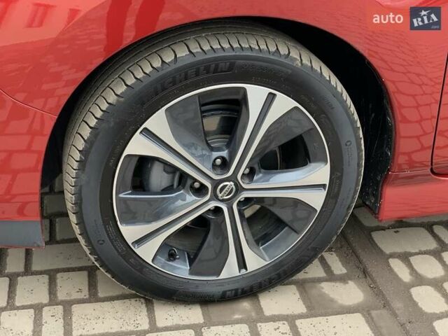 Красный Ниссан Лиф, объемом двигателя 0 л и пробегом 81 тыс. км за 14199 $, фото 12 на Automoto.ua