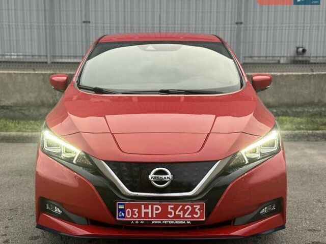 Красный Ниссан Лиф, объемом двигателя 0 л и пробегом 120 тыс. км за 14900 $, фото 1 на Automoto.ua