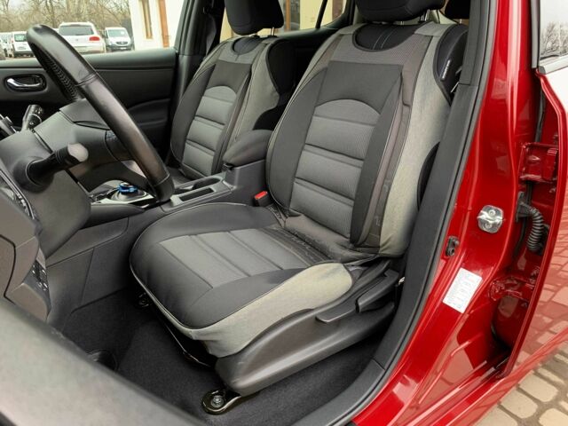 Красный Ниссан Лиф, объемом двигателя 0 л и пробегом 81 тыс. км за 14199 $, фото 11 на Automoto.ua