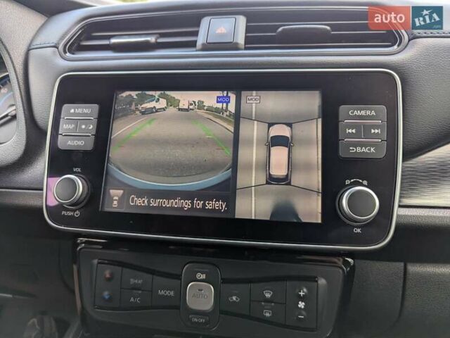 Красный Ниссан Лиф, объемом двигателя 0 л и пробегом 70 тыс. км за 16300 $, фото 14 на Automoto.ua