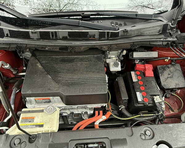 Червоний Ніссан Ліф, об'ємом двигуна 0 л та пробігом 30 тис. км за 12000 $, фото 29 на Automoto.ua