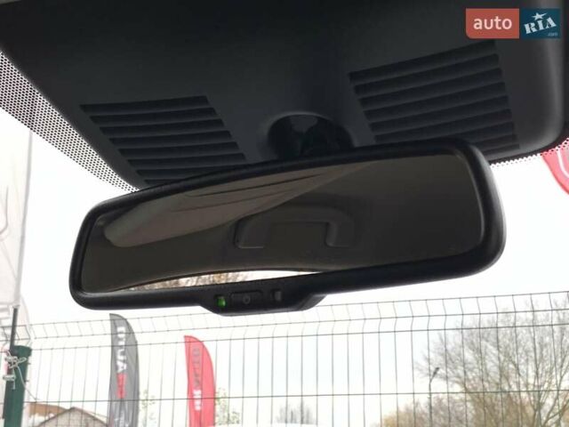 Красный Ниссан Лиф, объемом двигателя 0 л и пробегом 81 тыс. км за 14199 $, фото 43 на Automoto.ua