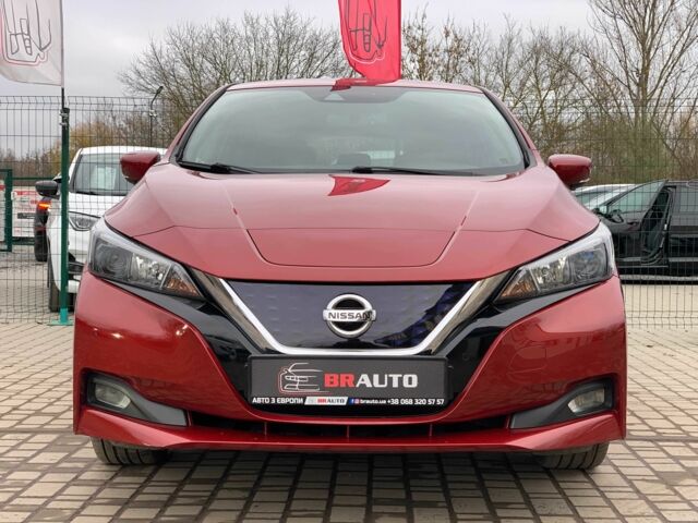 Красный Ниссан Лиф, объемом двигателя 0 л и пробегом 81 тыс. км за 14199 $, фото 1 на Automoto.ua