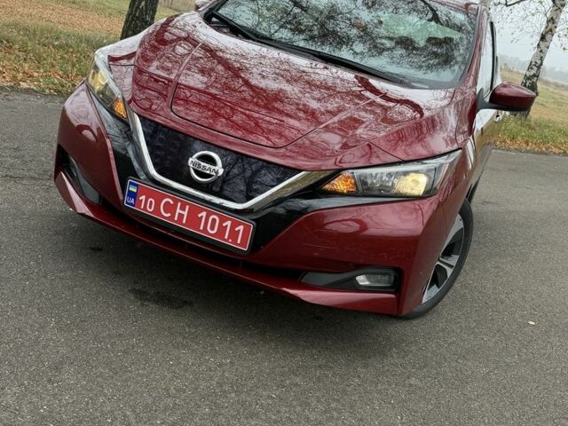 Красный Ниссан Лиф, объемом двигателя 4 л и пробегом 29 тыс. км за 12300 $, фото 3 на Automoto.ua