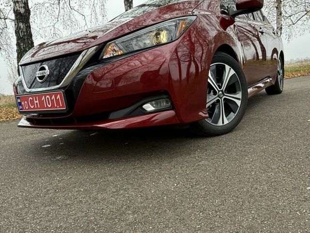 Красный Ниссан Лиф, объемом двигателя 4 л и пробегом 29 тыс. км за 12300 $, фото 6 на Automoto.ua