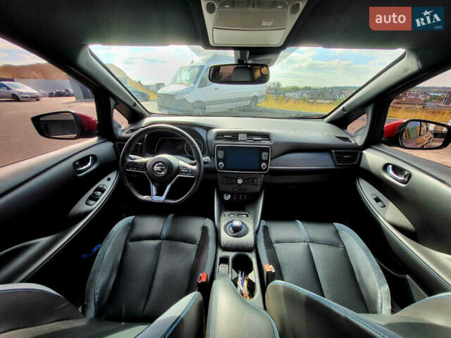 Красный Ниссан Лиф, объемом двигателя 0 л и пробегом 73 тыс. км за 15500 $, фото 38 на Automoto.ua