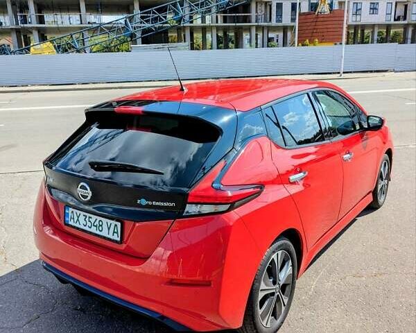 Красный Ниссан Лиф, объемом двигателя 0 л и пробегом 70 тыс. км за 16300 $, фото 2 на Automoto.ua