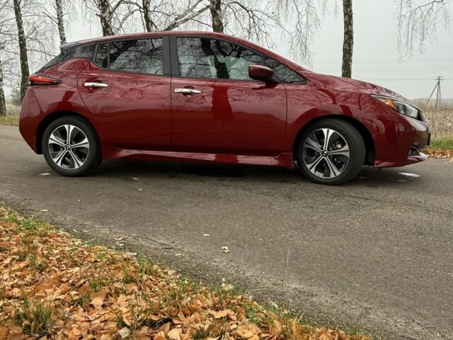 Красный Ниссан Лиф, объемом двигателя 4 л и пробегом 29 тыс. км за 12300 $, фото 19 на Automoto.ua