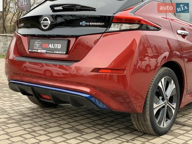 Красный Ниссан Лиф, объемом двигателя 0 л и пробегом 81 тыс. км за 14199 $, фото 22 на Automoto.ua