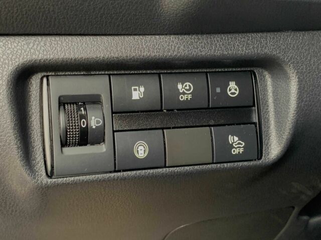 Красный Ниссан Лиф, объемом двигателя 0 л и пробегом 81 тыс. км за 14199 $, фото 20 на Automoto.ua