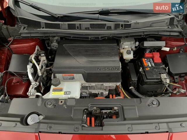 Красный Ниссан Лиф, объемом двигателя 0 л и пробегом 81 тыс. км за 14199 $, фото 61 на Automoto.ua