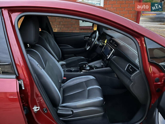 Красный Ниссан Лиф, объемом двигателя 0 л и пробегом 63 тыс. км за 14150 $, фото 19 на Automoto.ua