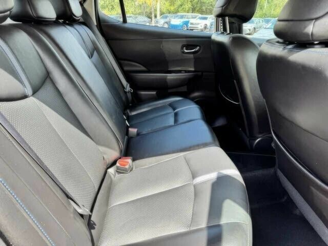 Красный Ниссан Лиф, объемом двигателя 0 л и пробегом 48 тыс. км за 13200 $, фото 10 на Automoto.ua